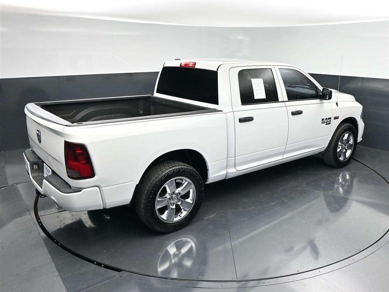RAM 1500 Classic Tradesman Crew Cab SWB 2WD 2019