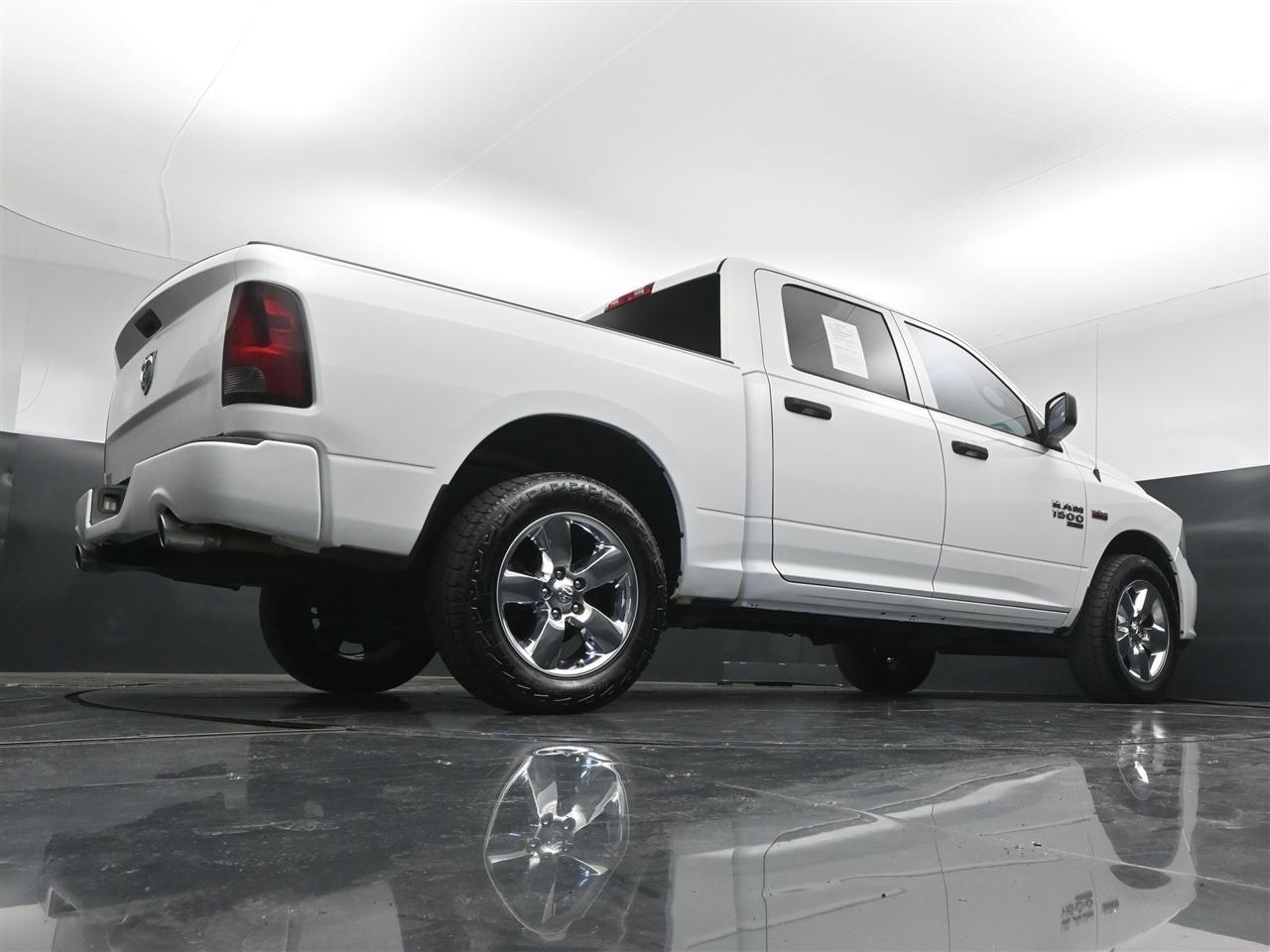 RAM 1500 Classic Tradesman Crew Cab SWB 2WD 2019