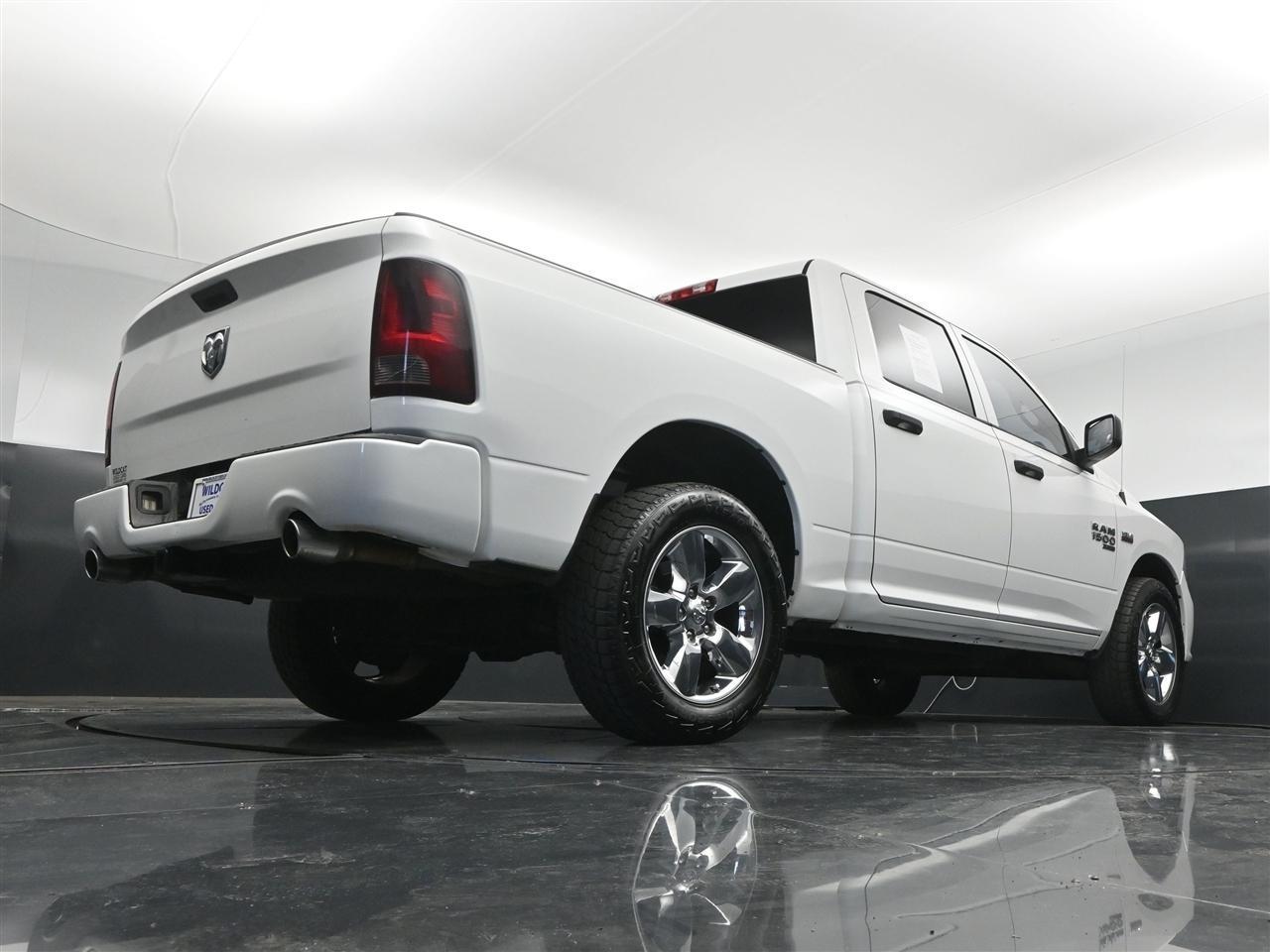 RAM 1500 Classic Tradesman Crew Cab SWB 2WD 2019