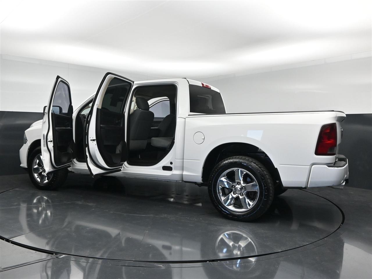 RAM 1500 Classic Tradesman Crew Cab SWB 2WD 2019