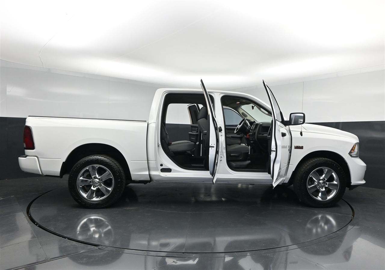RAM 1500 Classic Tradesman Crew Cab SWB 2WD 2019