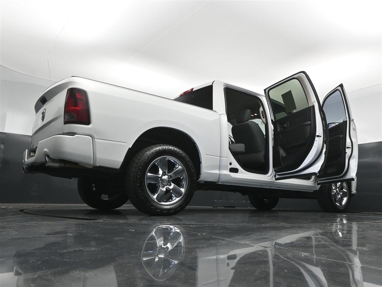 RAM 1500 Classic Tradesman Crew Cab SWB 2WD 2019