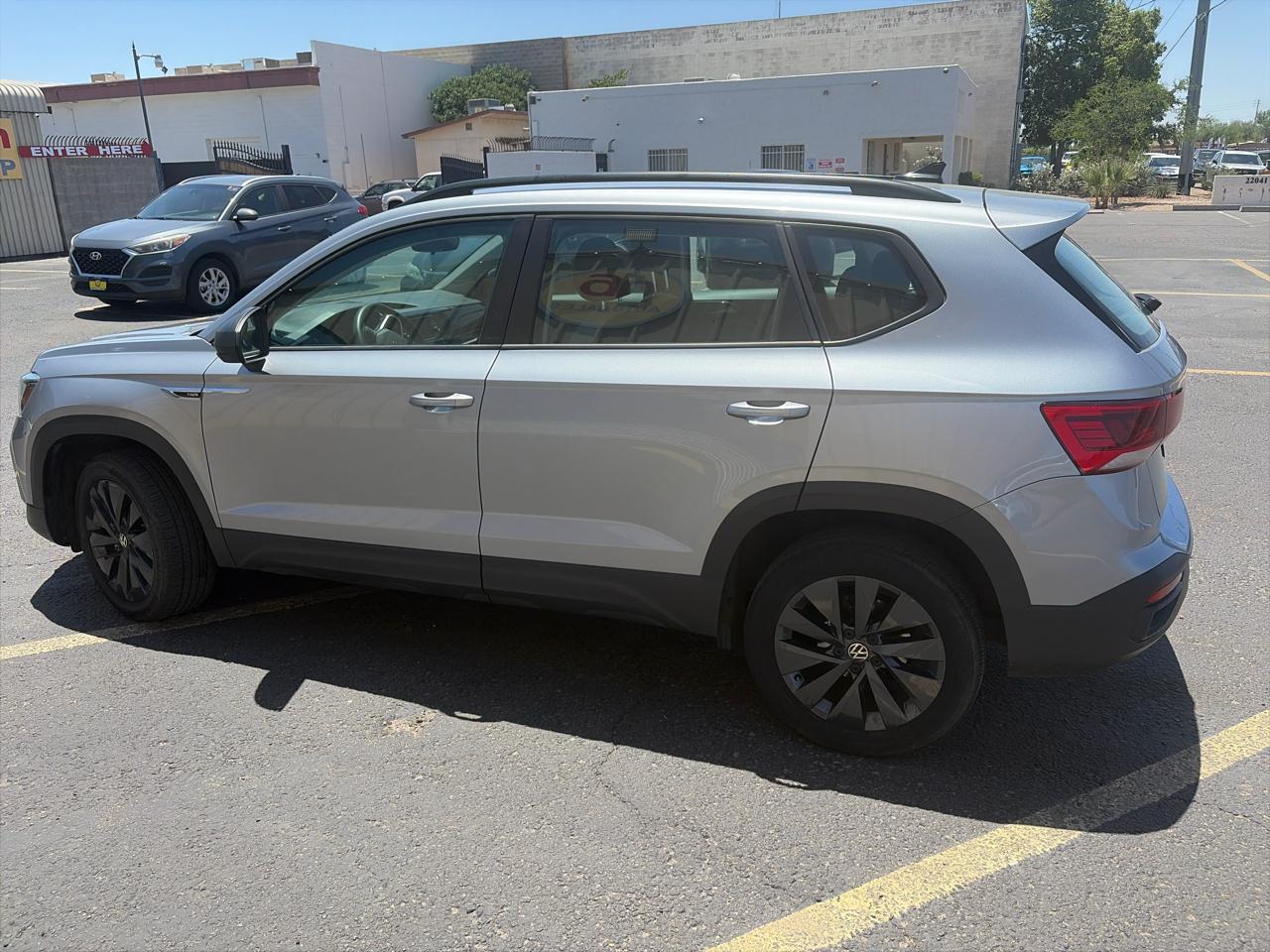Volkswagen Taos S 2024