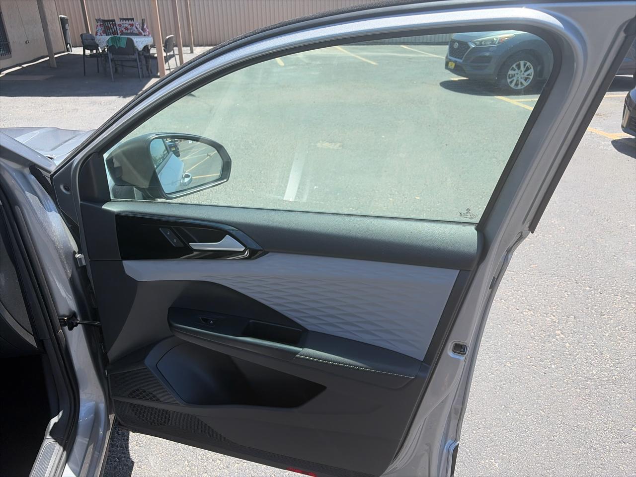 Volkswagen Taos S 2024