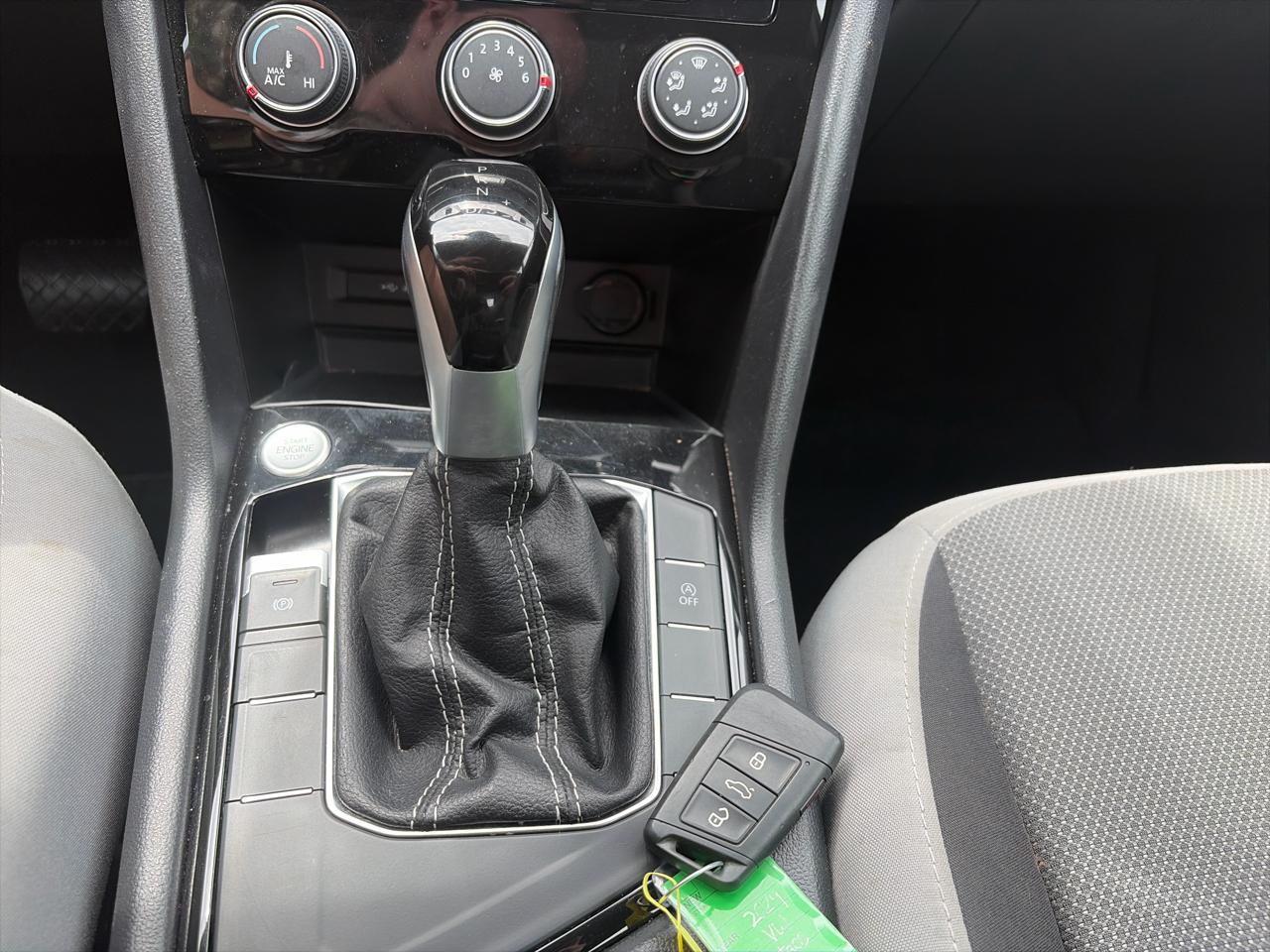 Volkswagen Taos S 2024