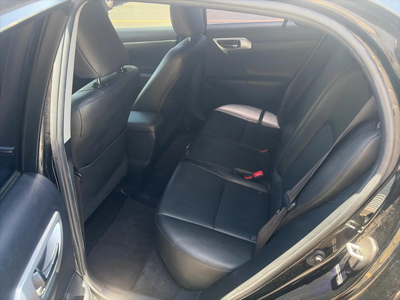 Lexus CT 200h Base 2012