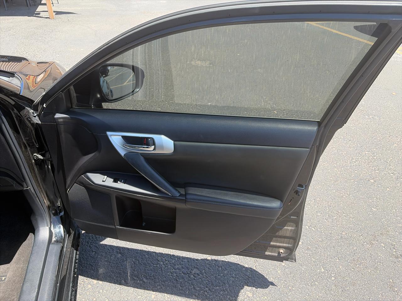 Lexus CT 200h Base 2012