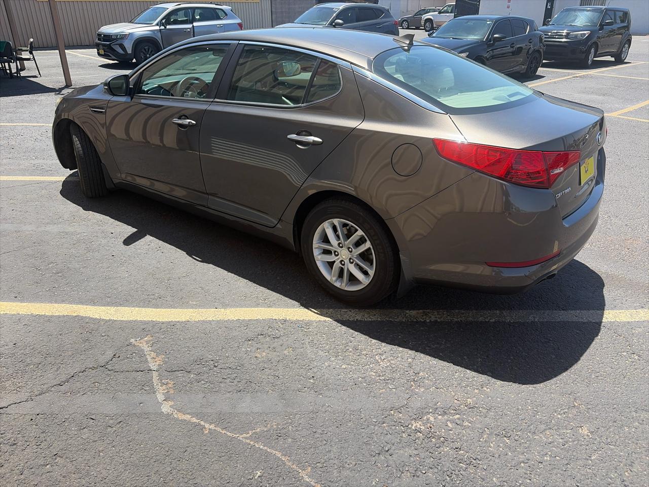Kia Optima LX MT 2013