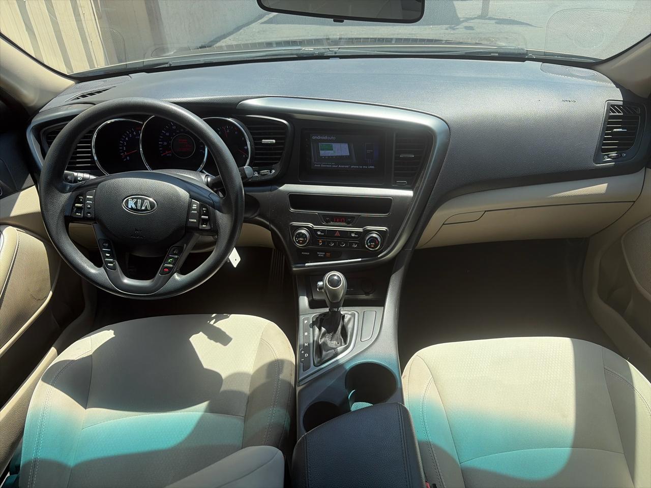 Kia Optima LX MT 2013