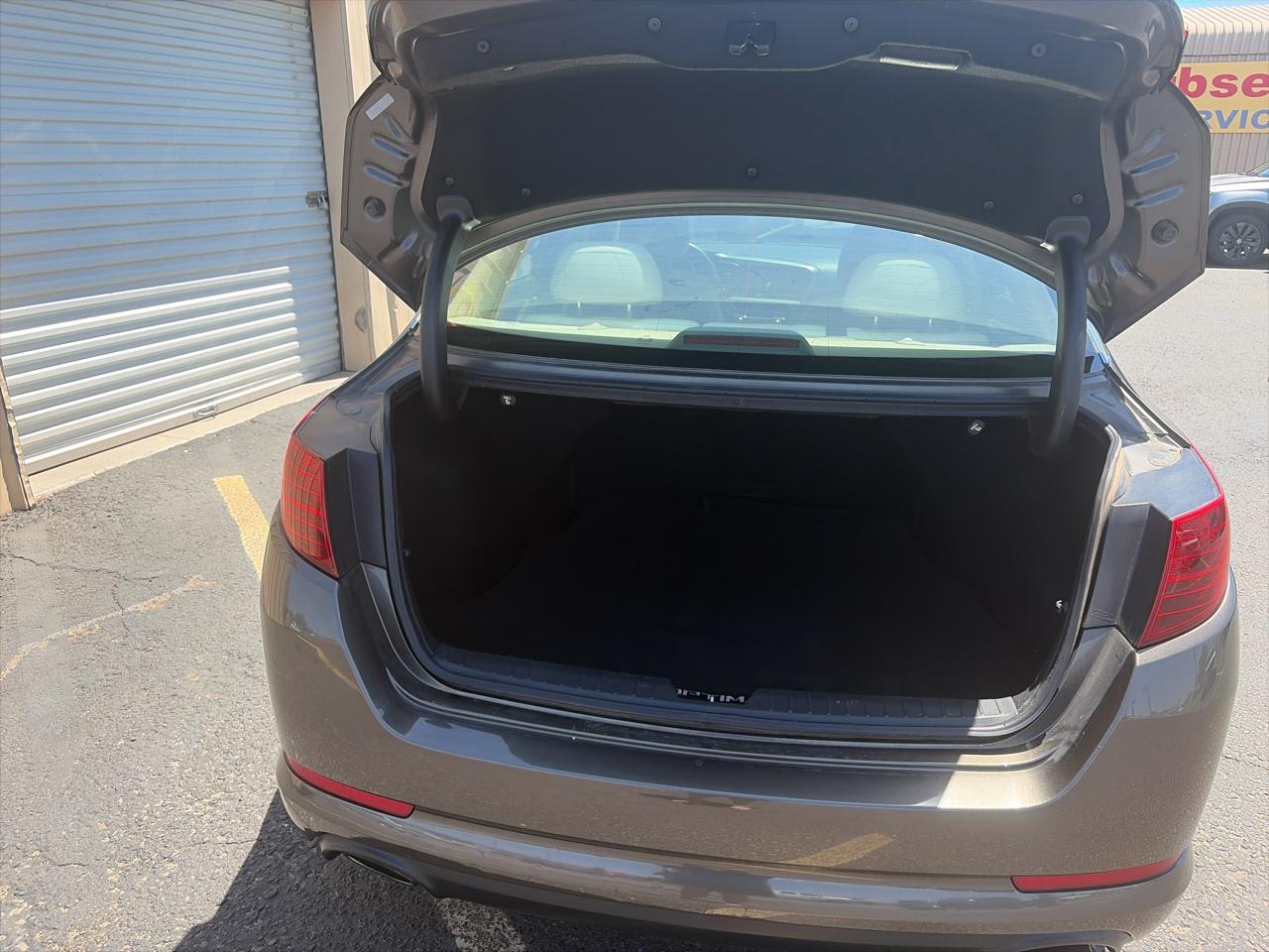 Kia Optima LX MT 2013