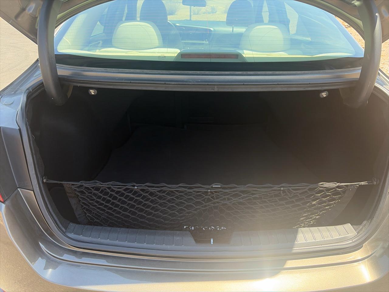 Kia Optima LX MT 2013