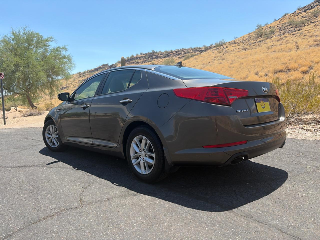 Kia Optima LX MT 2013