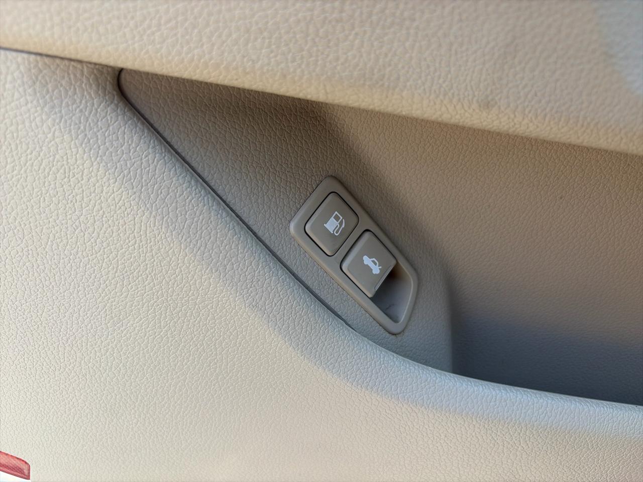 Kia Optima LX MT 2013