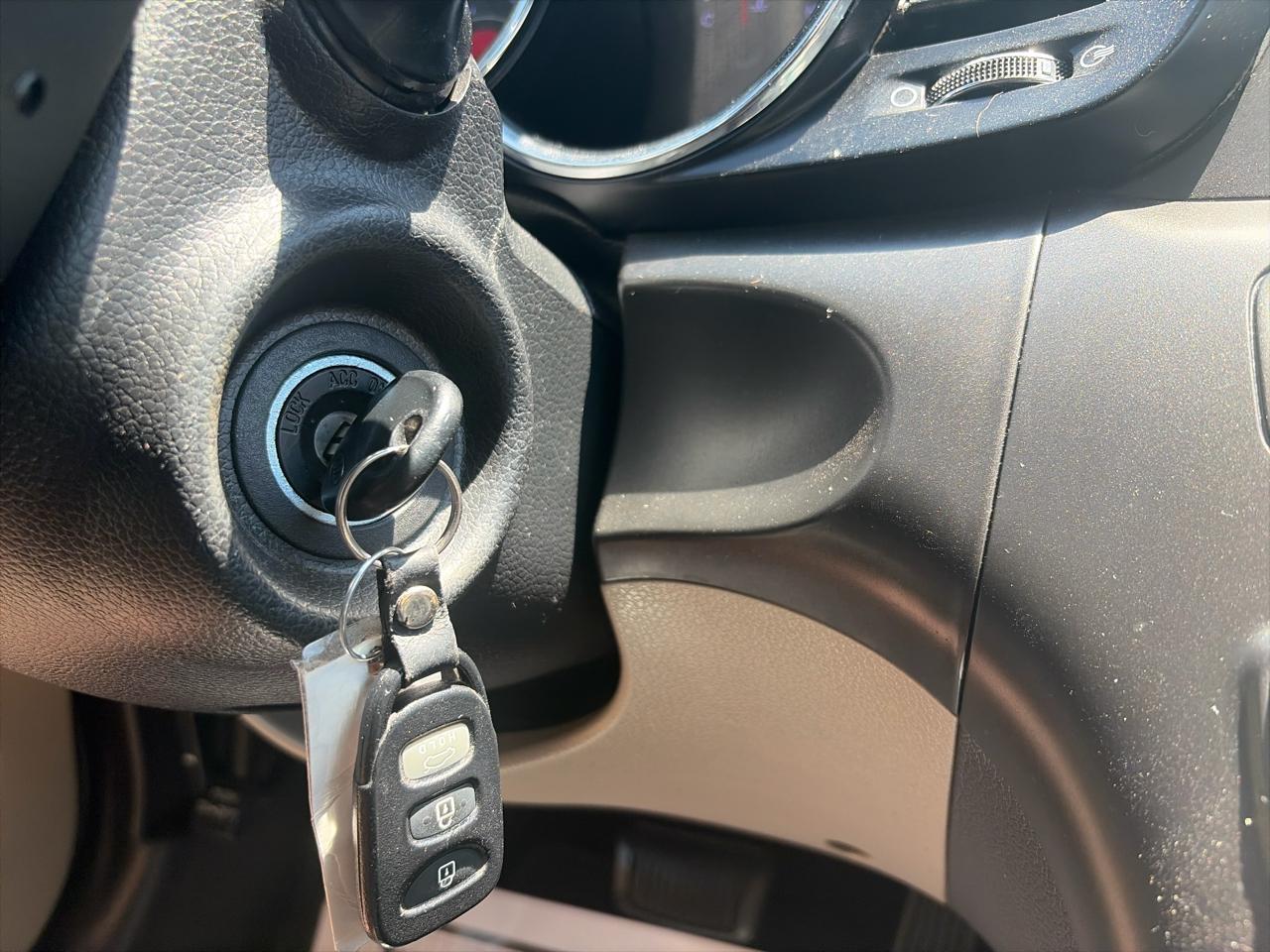 Kia Optima LX MT 2013