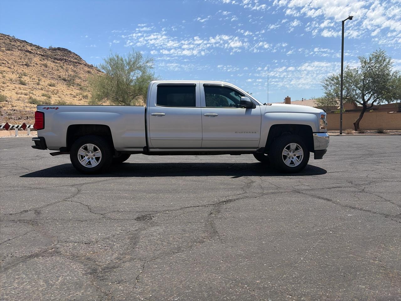 Chevrolet Silverado 1500 LT Crew Cab 4WD 2017