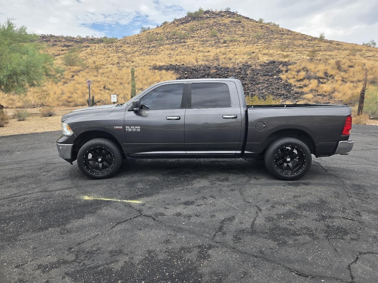 RAM 1500 Big Horn/Lone Star 4x2 Crew Cab 5'7" Box 2017