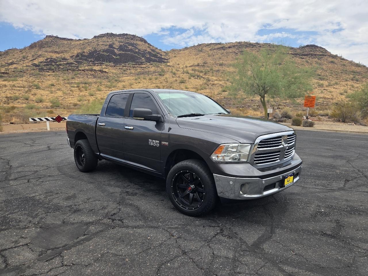 RAM 1500 Big Horn/Lone Star 4x2 Crew Cab 5'7" Box 2017