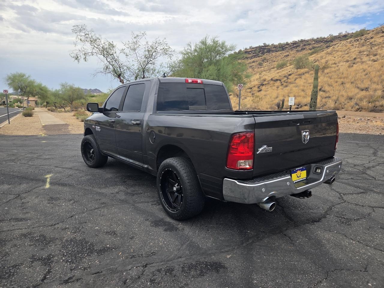 RAM 1500 Big Horn/Lone Star 4x2 Crew Cab 5'7" Box 2017