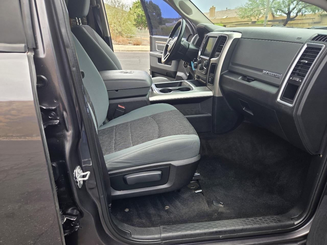 RAM 1500 Big Horn/Lone Star 4x2 Crew Cab 5'7" Box 2017