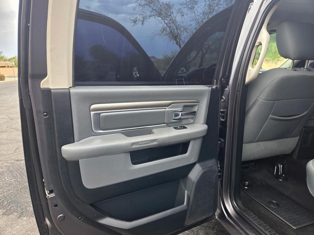 RAM 1500 Big Horn/Lone Star 4x2 Crew Cab 5'7" Box 2017