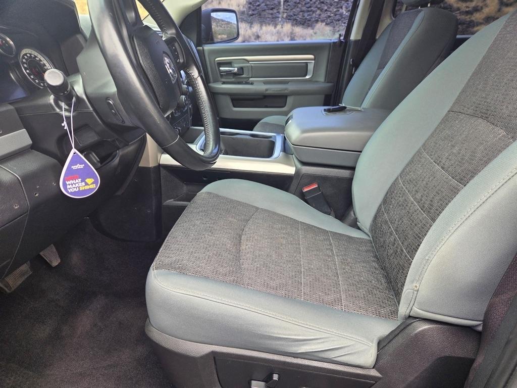 RAM 1500 Big Horn/Lone Star 4x2 Crew Cab 5'7" Box 2017