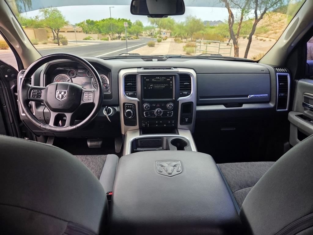 RAM 1500 Big Horn/Lone Star 4x2 Crew Cab 5'7" Box 2017