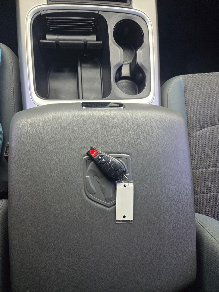 RAM 1500 Big Horn/Lone Star 4x2 Crew Cab 5'7" Box 2017