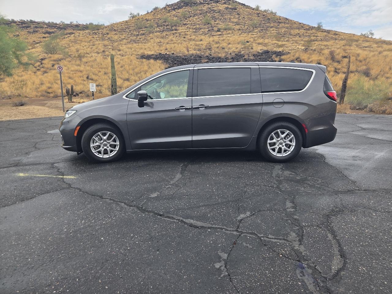 Chrysler Pacifica Touring L 2023