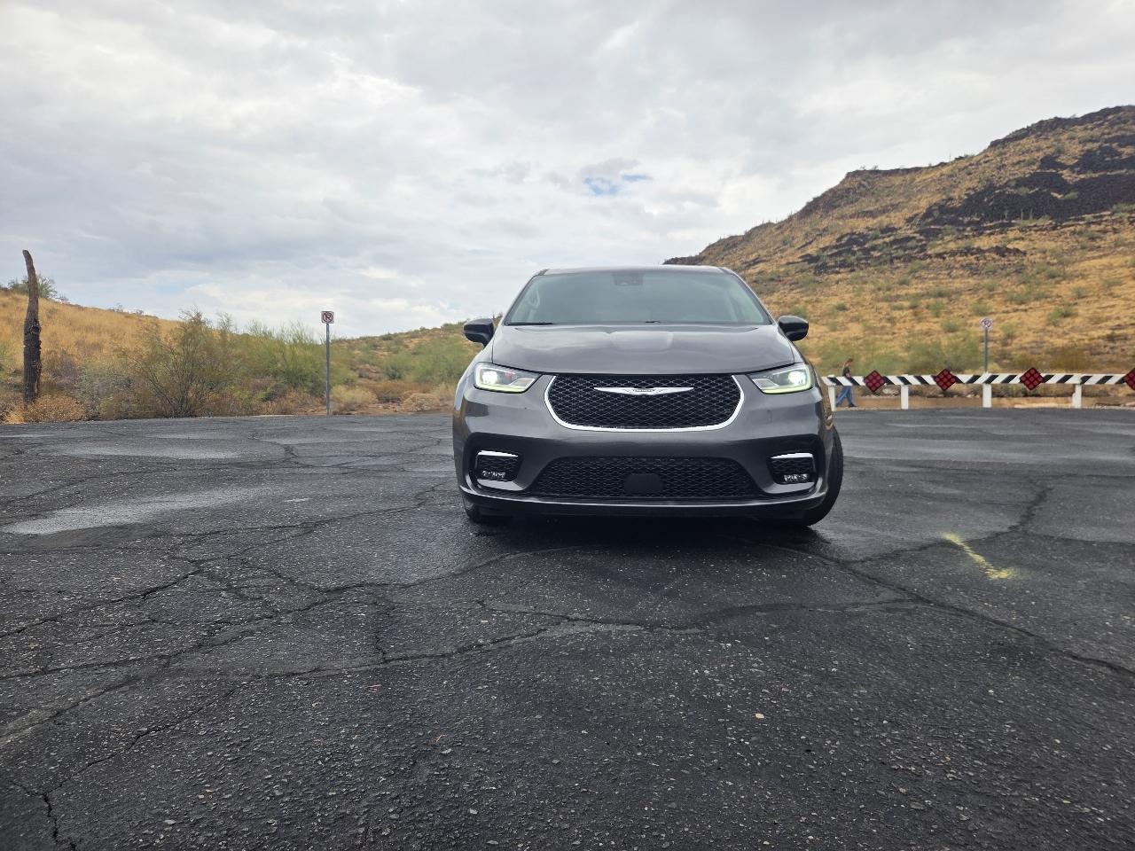 Chrysler Pacifica Touring L 2023
