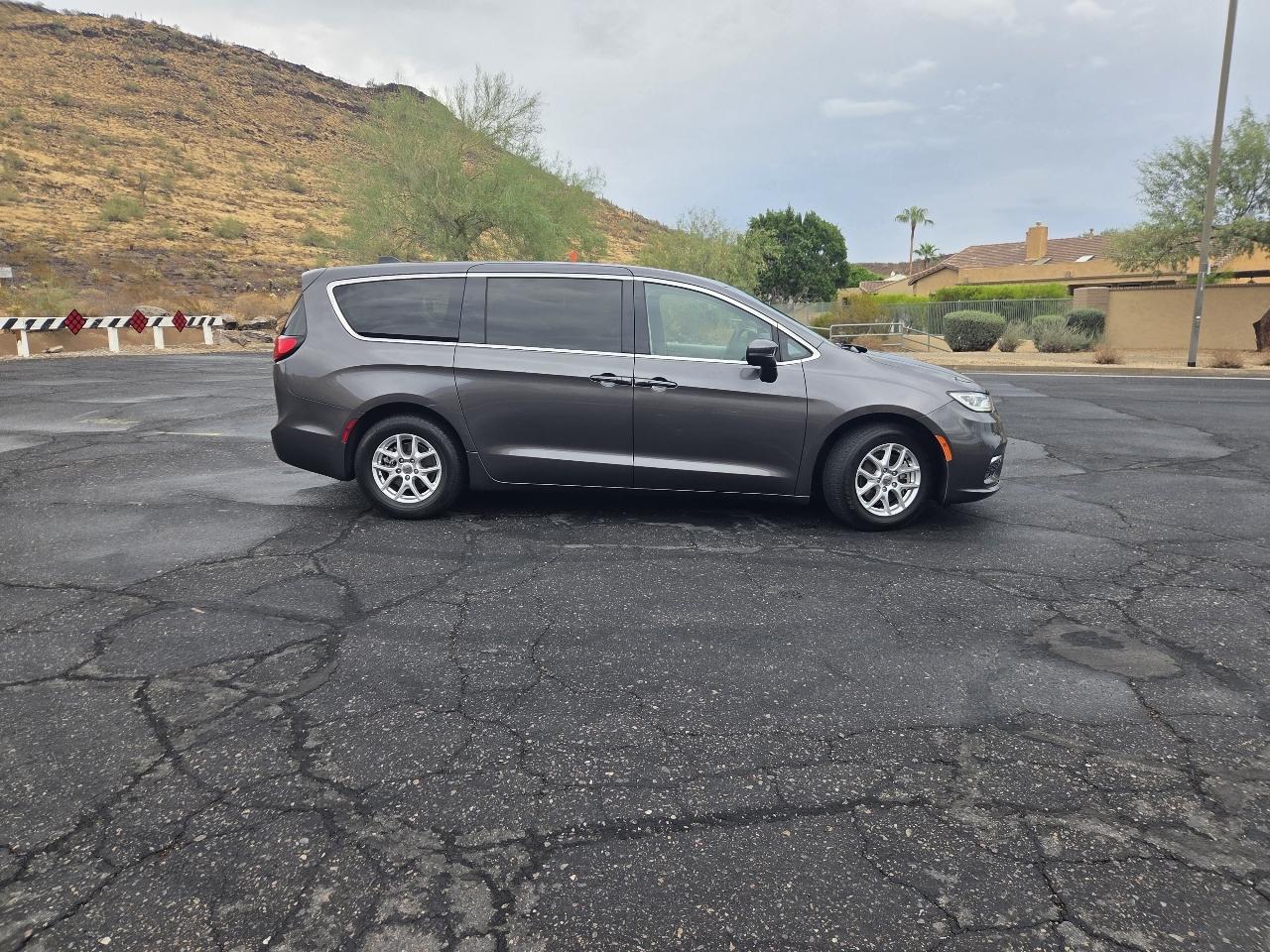 Chrysler Pacifica Touring L 2023