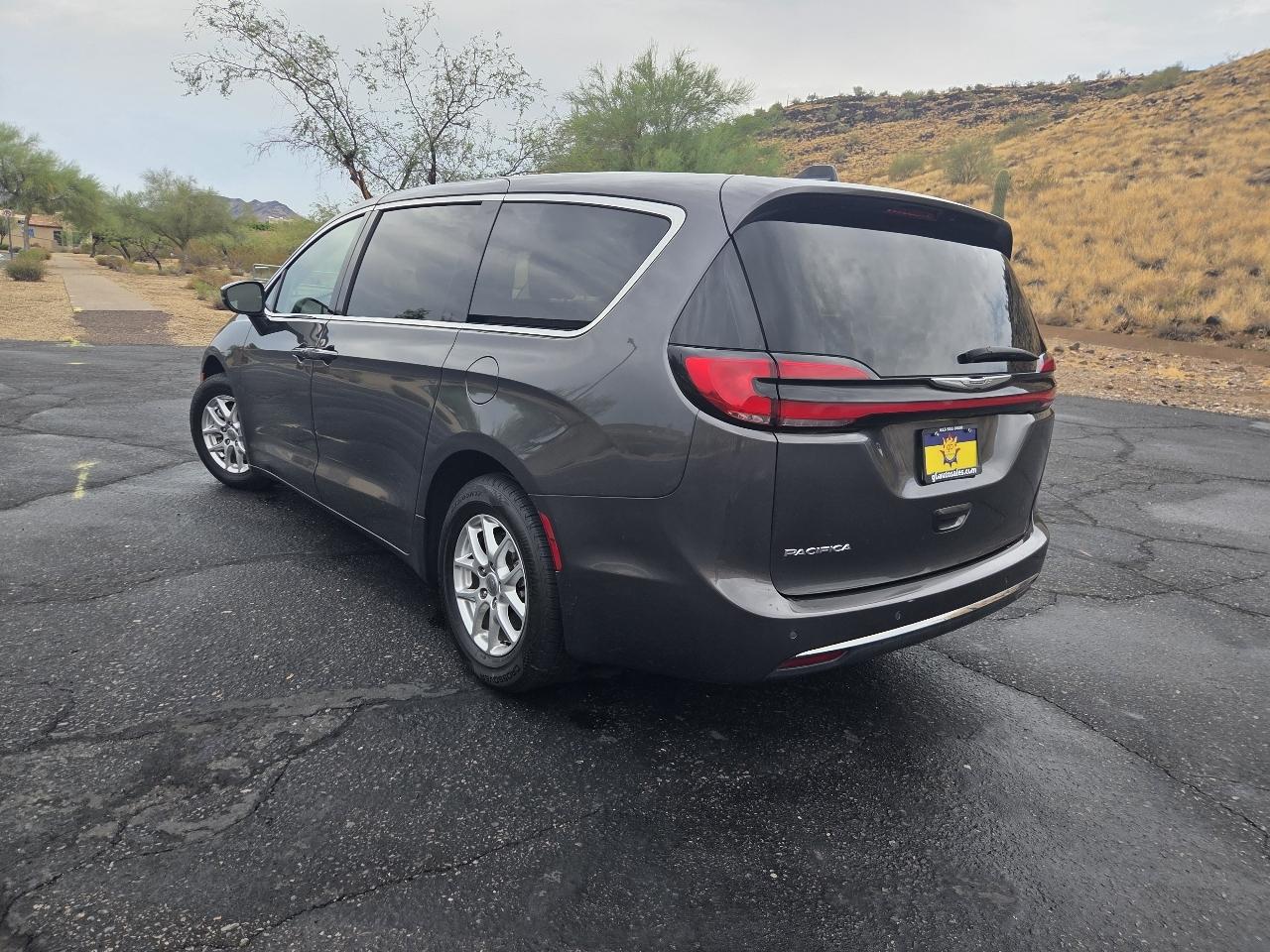 Chrysler Pacifica Touring L 2023