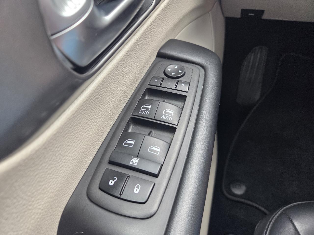 Chrysler Pacifica Touring L 2023