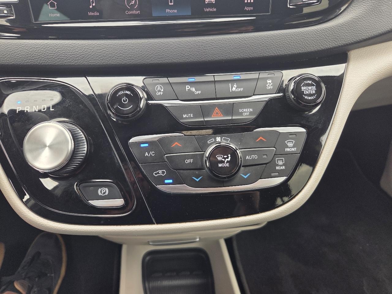 Chrysler Pacifica Touring L 2023