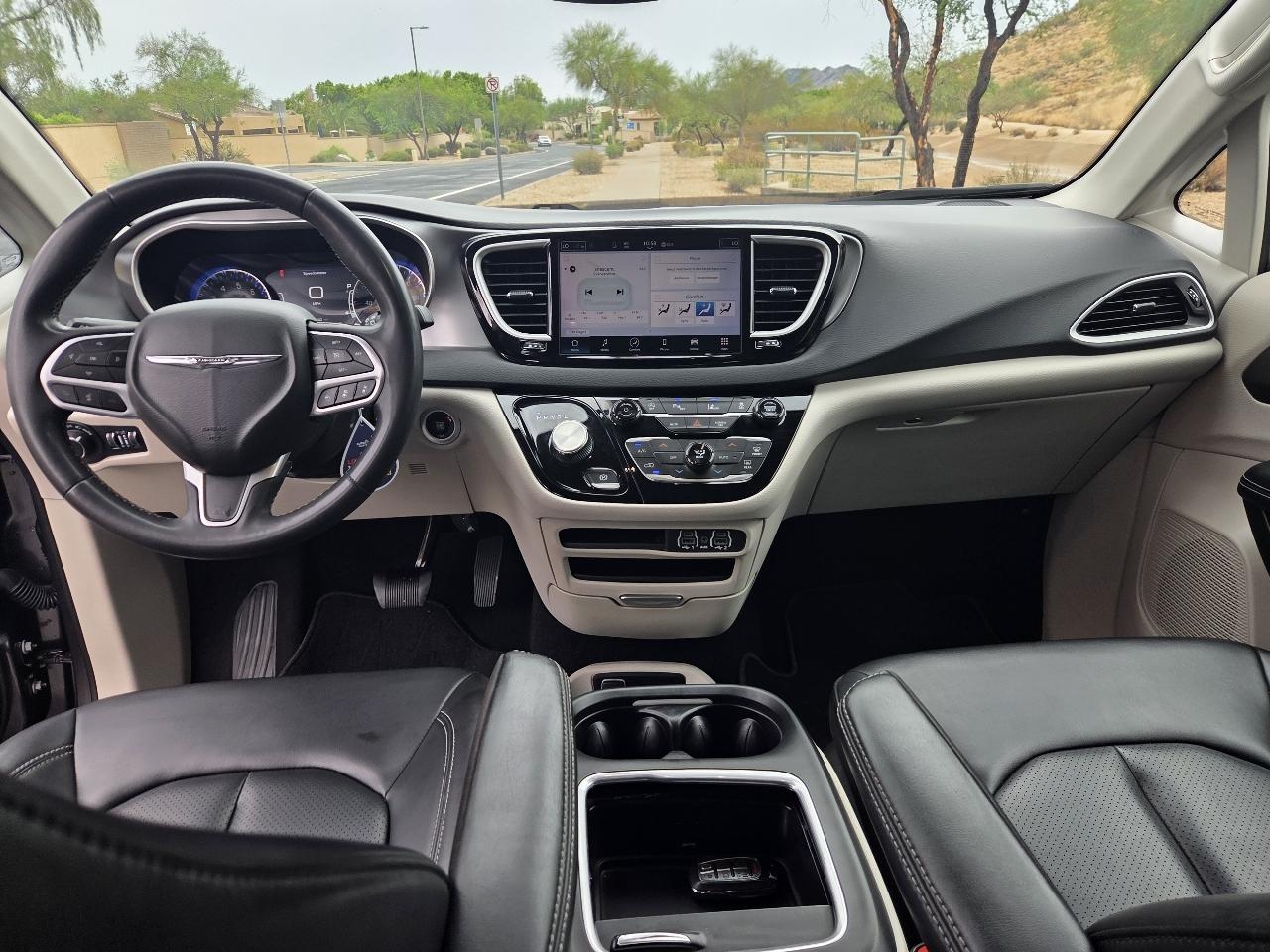 Chrysler Pacifica Touring L 2023
