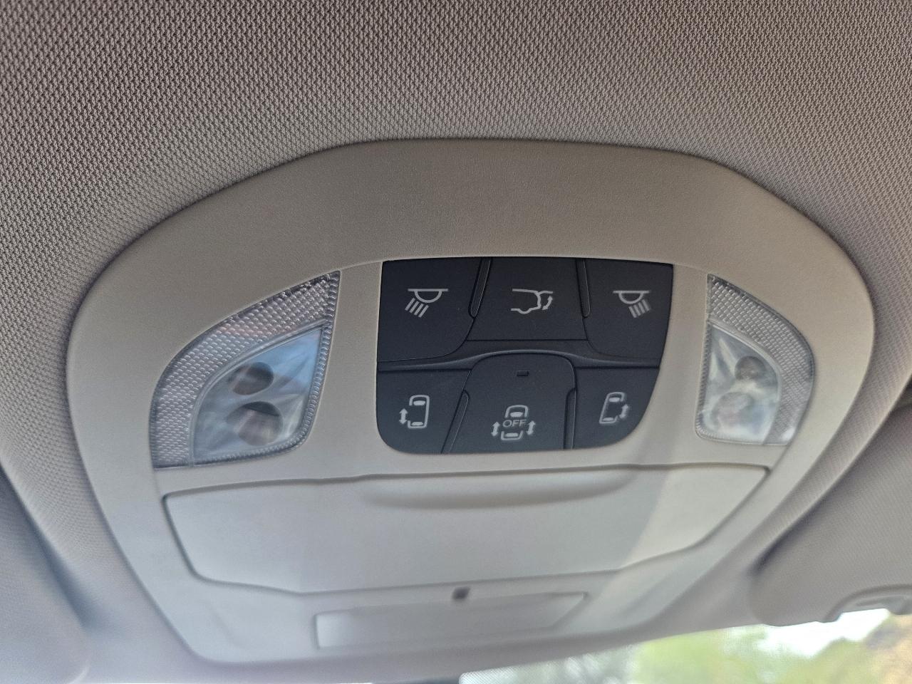 Chrysler Pacifica Touring L 2023