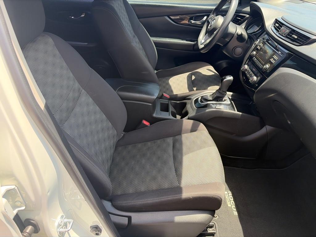 Nissan Rogue Sport SV 2017
