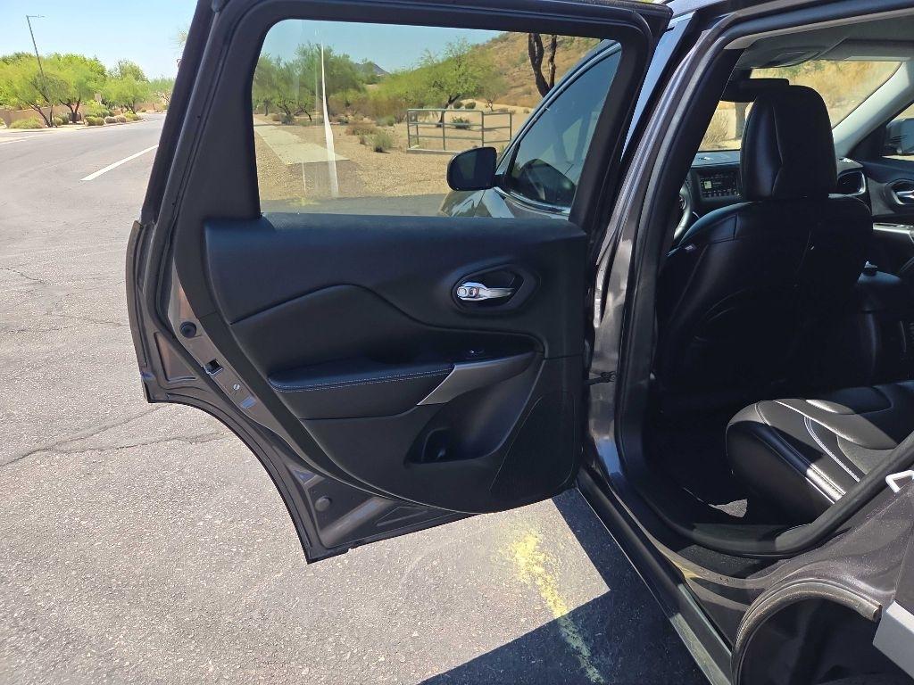 Jeep Cherokee Latitude Plus FWD 2019