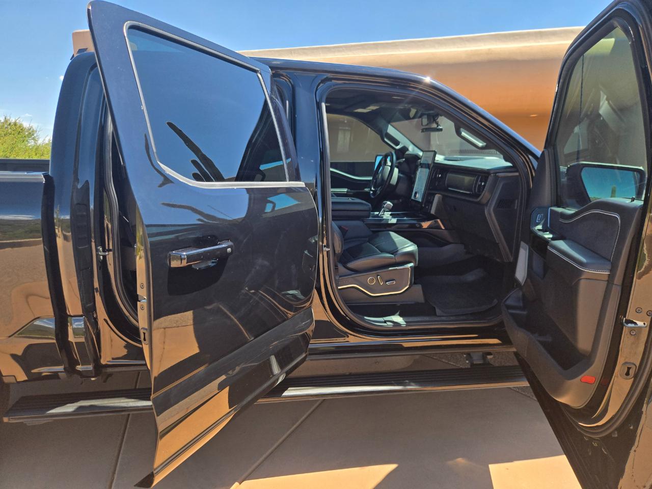 Ford F-150 Lightning Platinum 2024