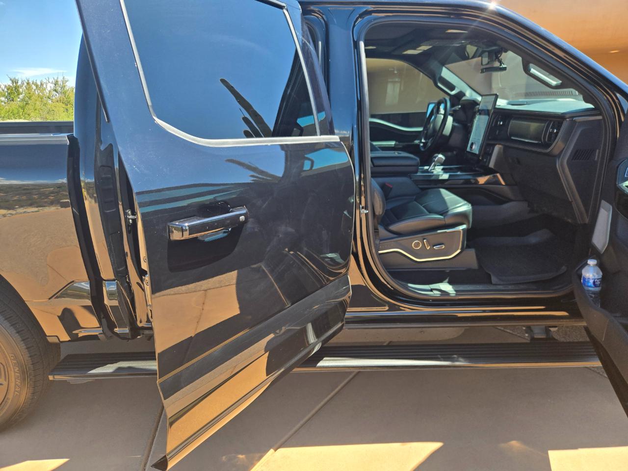 Ford F-150 Lightning Platinum 2024