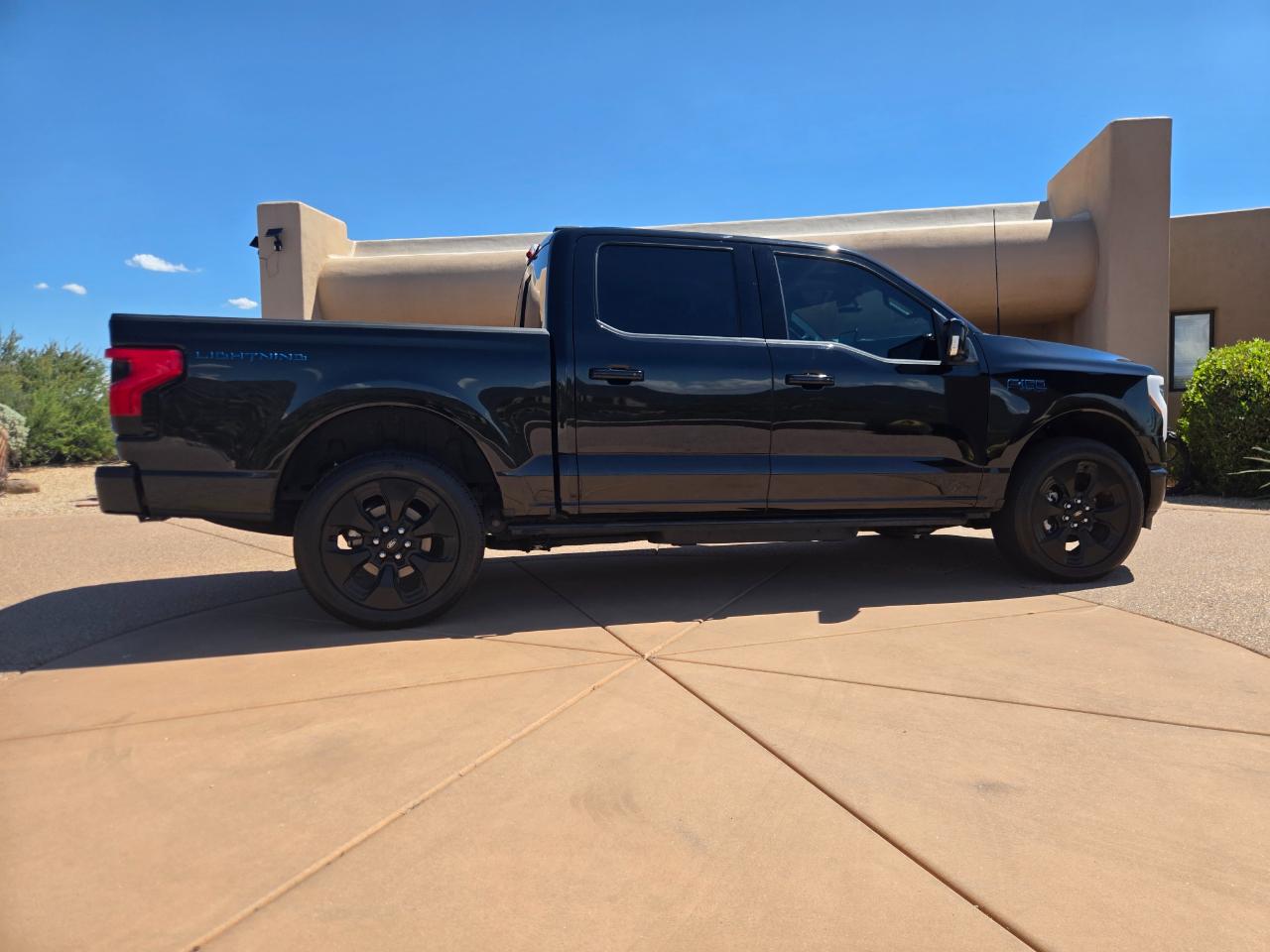 Ford F-150 Lightning Platinum 2024