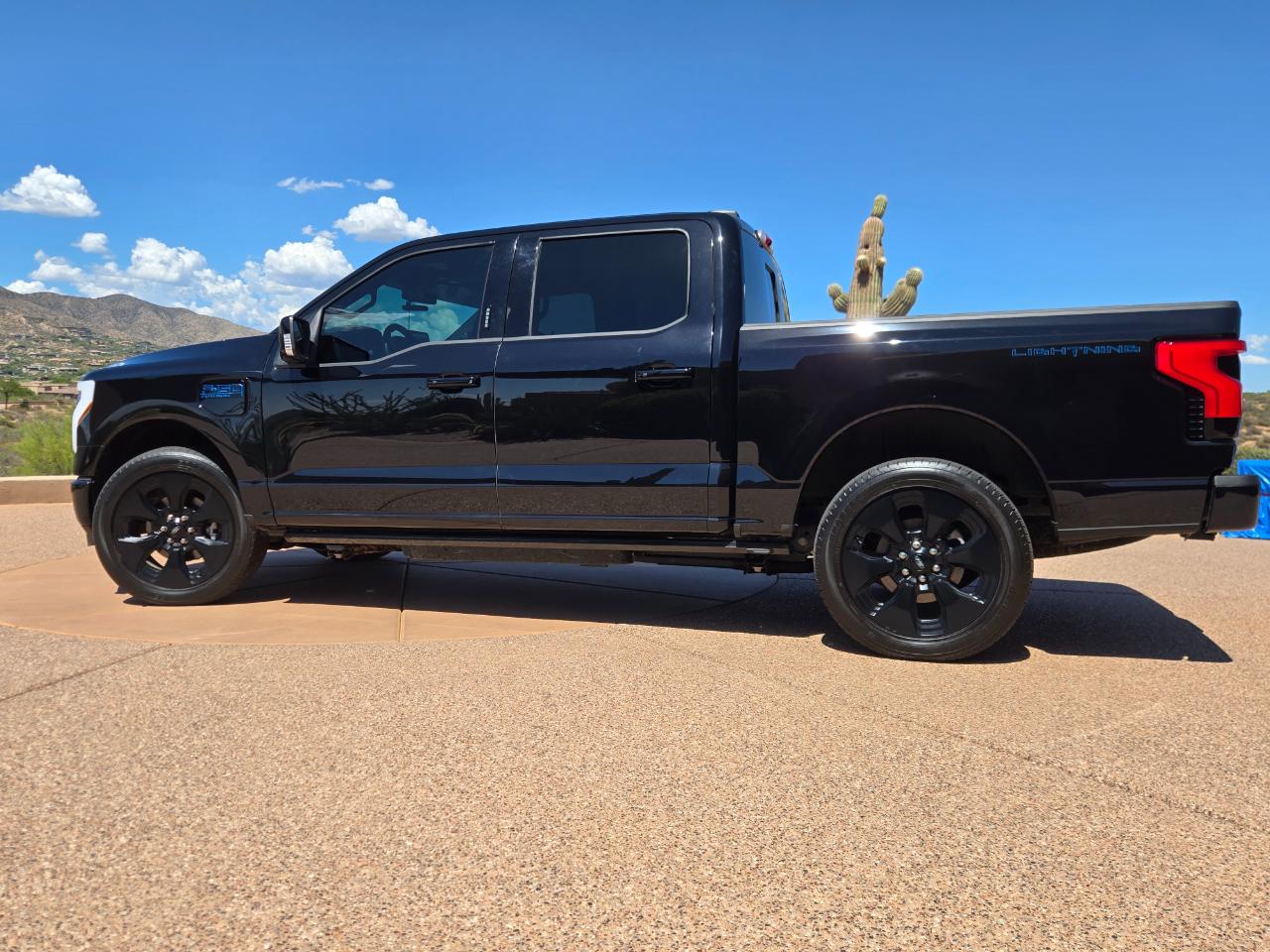 Ford F-150 Lightning Platinum 2024