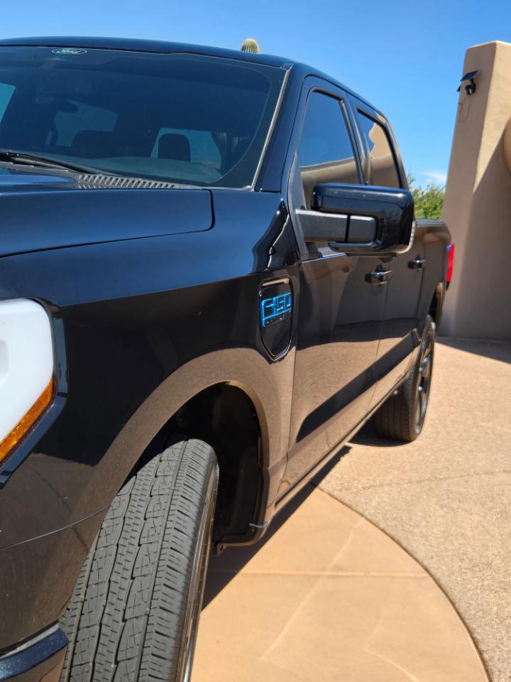 Ford F-150 Lightning Platinum 2024