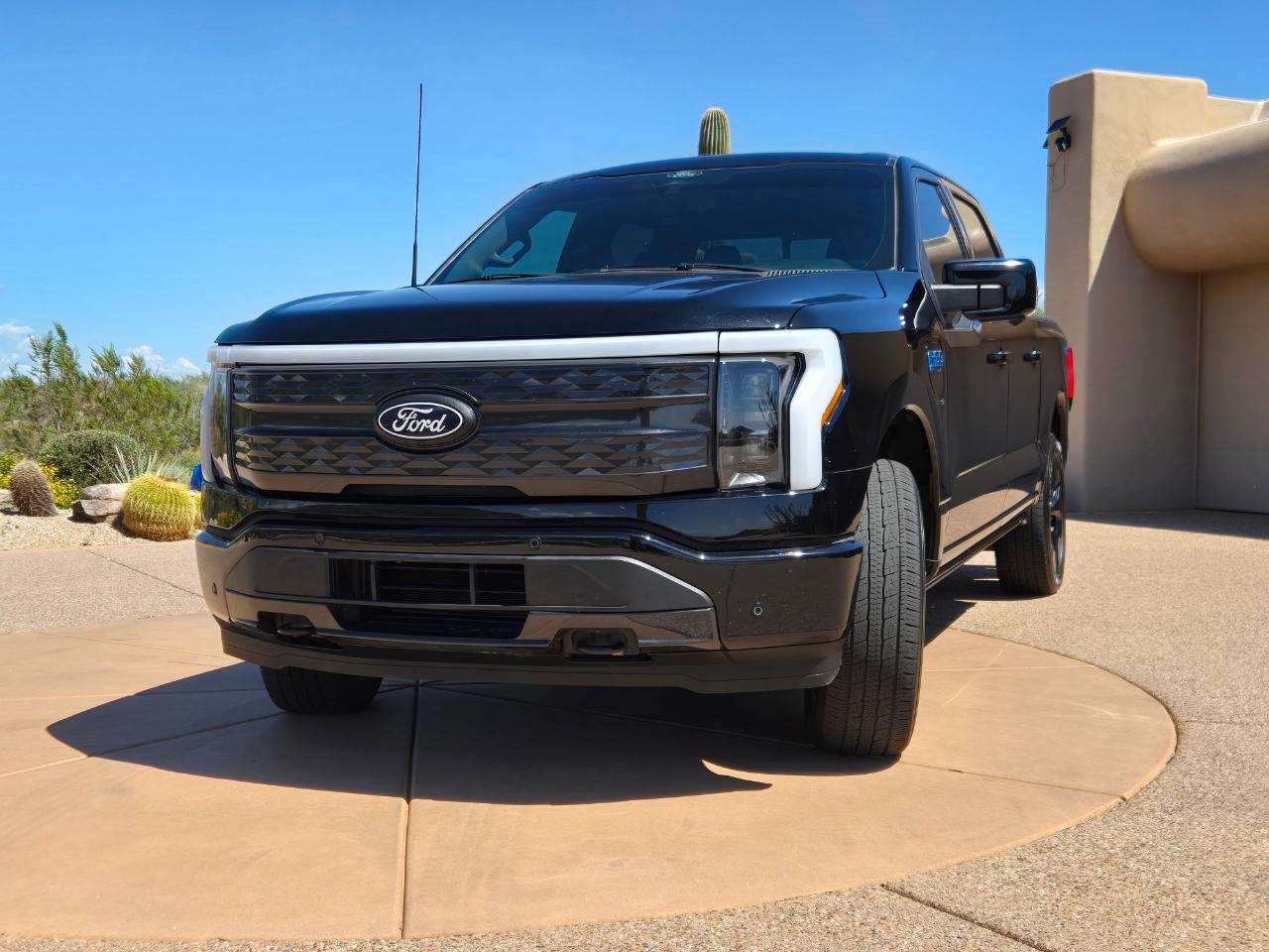 Ford F-150 Lightning Platinum 2024