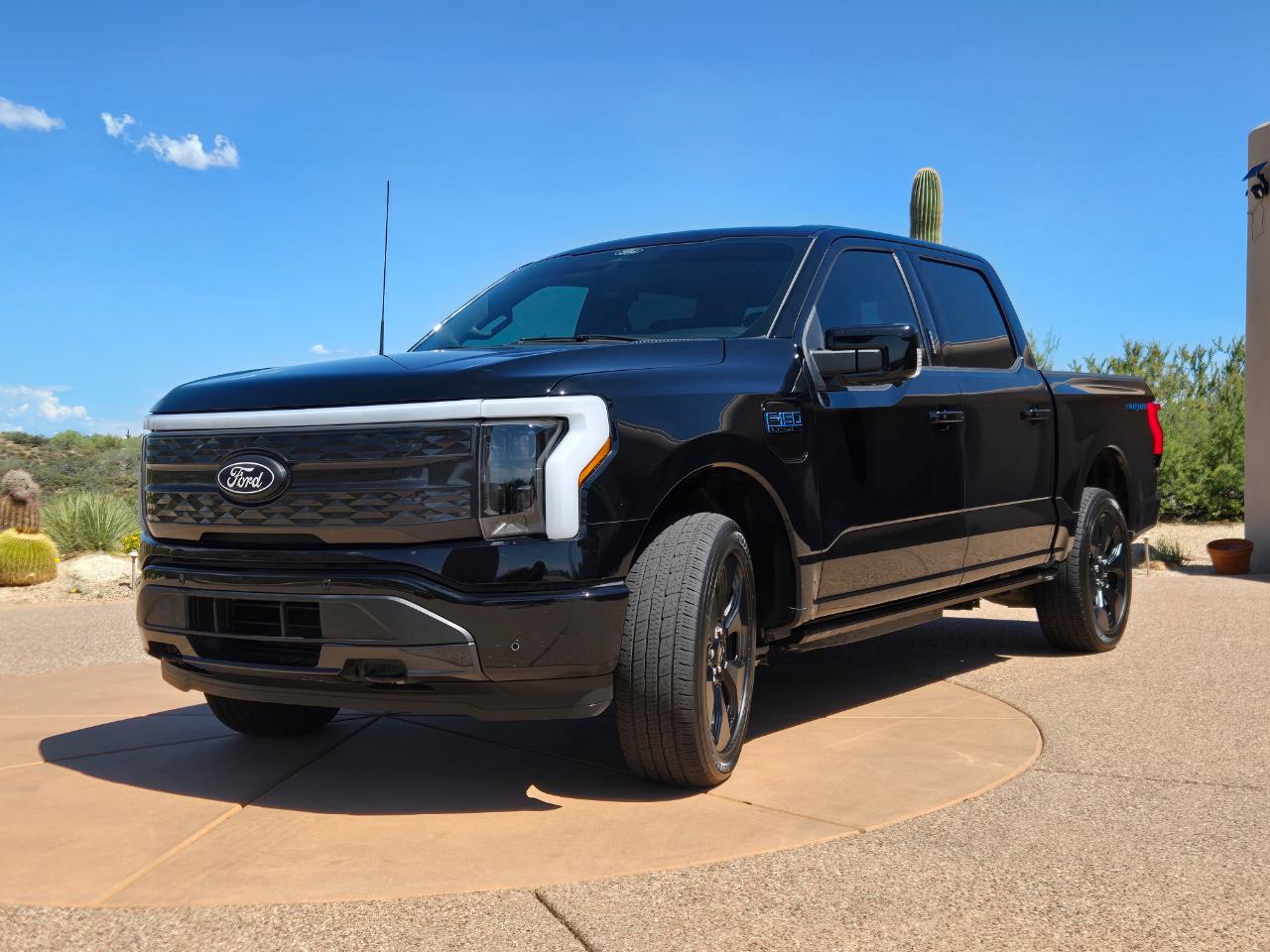 Ford F-150 Lightning Platinum 2024