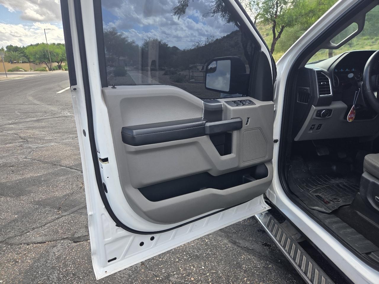 Ford F-150 2WD Reg Cab 122.5" XLT 2016