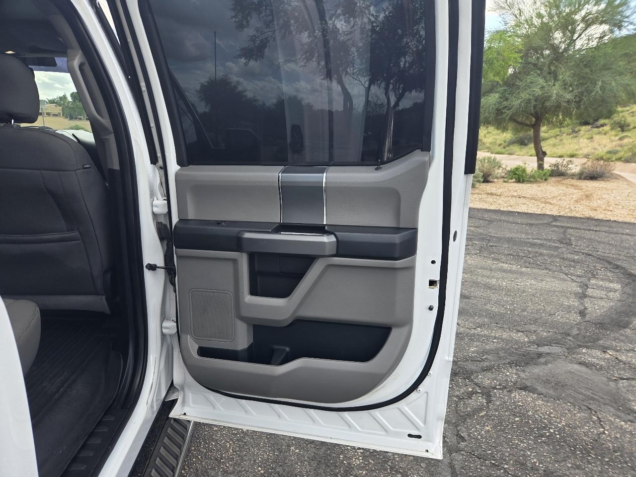 Ford F-150 2WD Reg Cab 122.5" XLT 2016