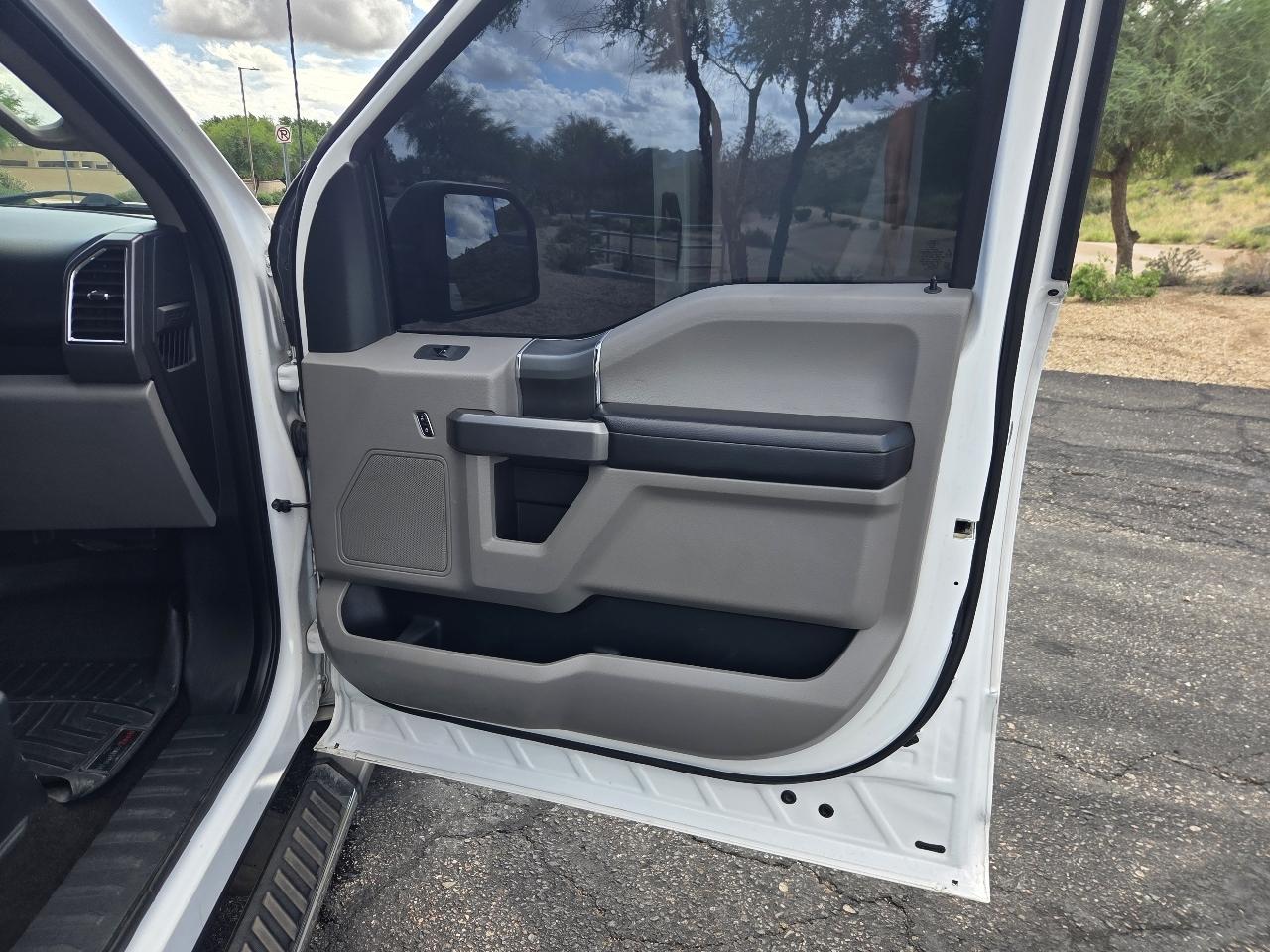 Ford F-150 2WD Reg Cab 122.5" XLT 2016