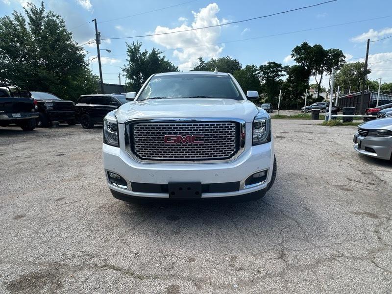 GMC Yukon Denali 4WD 2017