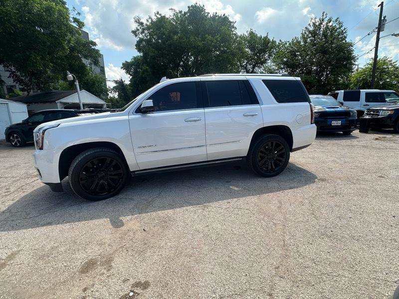 GMC Yukon Denali 4WD 2017