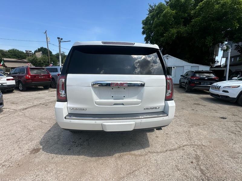 GMC Yukon Denali 4WD 2017